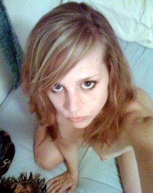nude brunette teen selfie