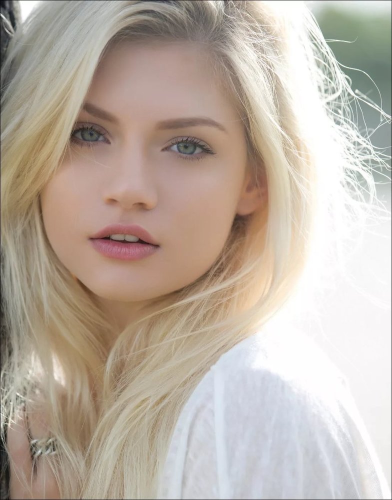 785px x 1000px - perfect blonde girl